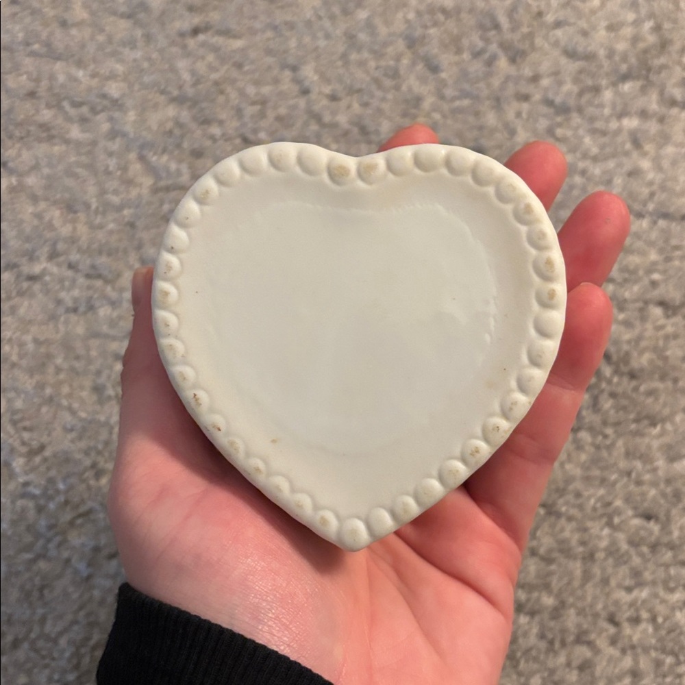 🌹 Vintage Porcelain Heart-Shaped Trinket Box - Picture 5 of 6